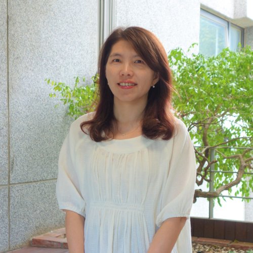 Li-Fen Tang (Associate Professor)